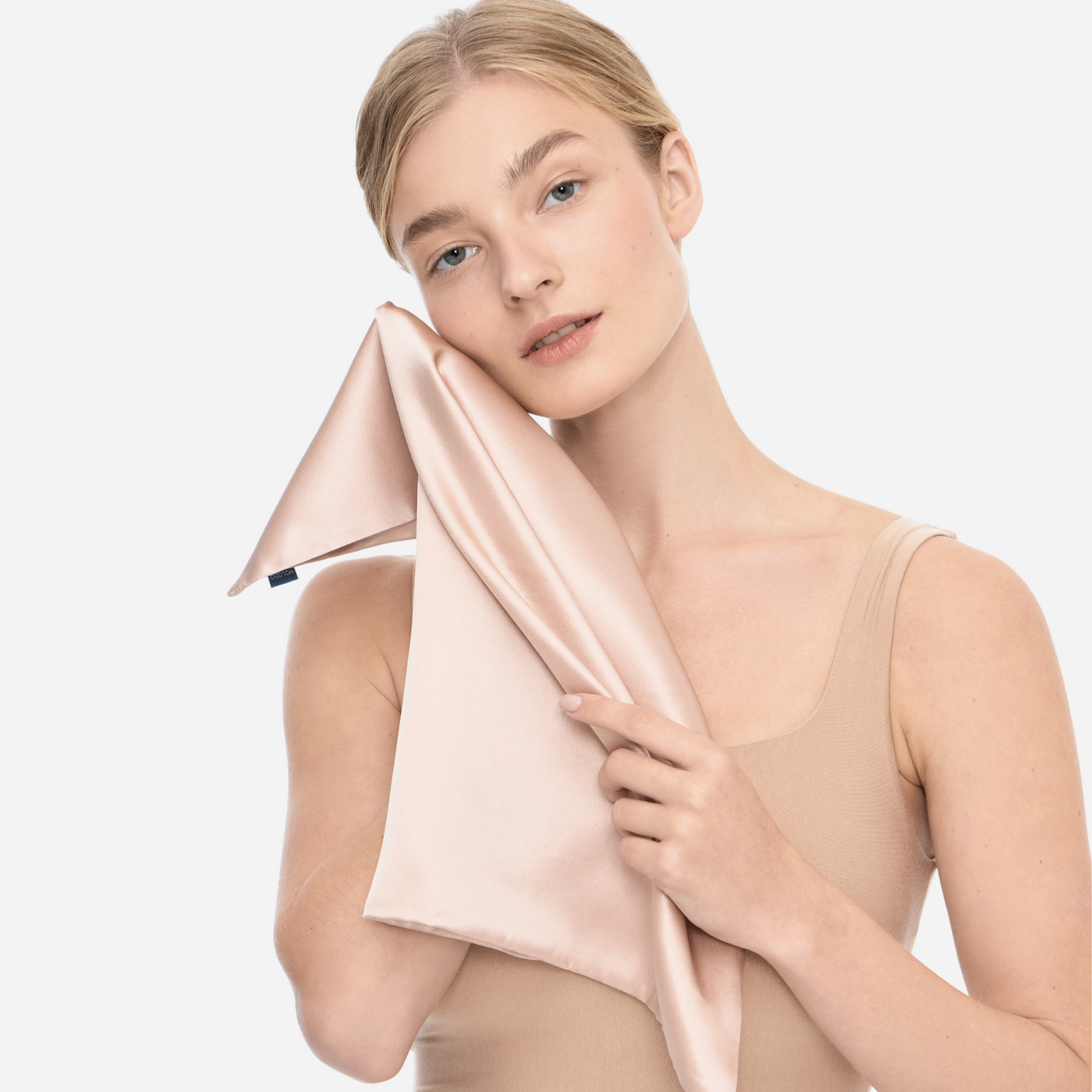 Шовковий рушник для обличчя,рушник для обличчя,Silk Face Towel, догляд за шкірою обличчя,аксесуари для душу,shower accessories, аксессуары для душа,Шовк, Mulberry шовк, Silk,  Mulberry Silk, 100Percent Mulberry Silk, 100% шовк, Mulberry шелк, Шелк, МОЛОДО, MOLODO